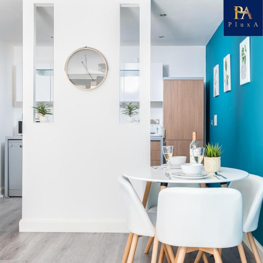 Pluxa Vivid Veranda Beautiful City Centre Apartment With Free Parking Бирмингам Екстериор снимка