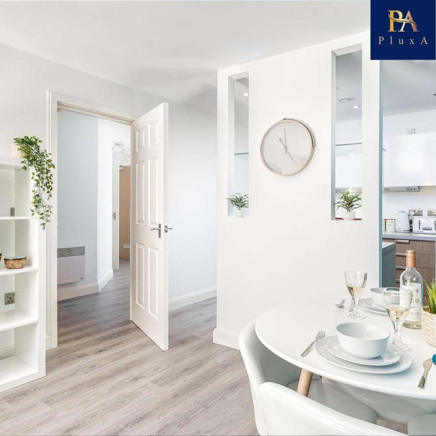 Pluxa Vivid Veranda Beautiful City Centre Apartment With Free Parking Бирмингам Екстериор снимка
