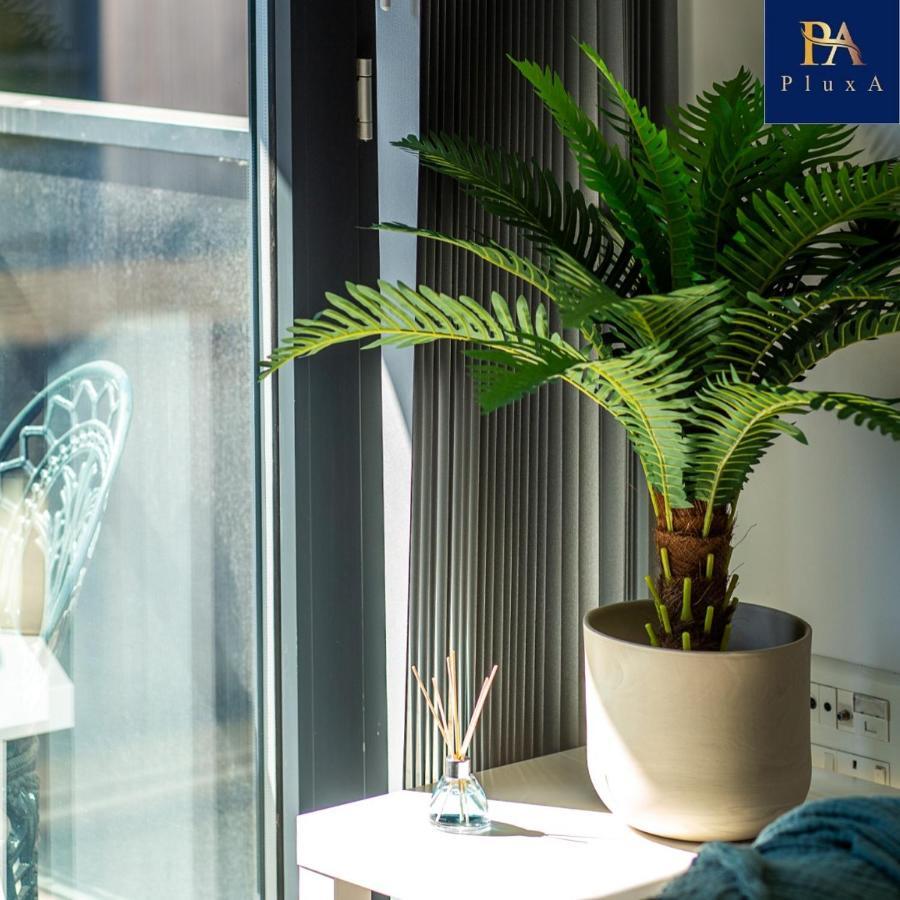 Pluxa Vivid Veranda Beautiful City Centre Apartment With Free Parking Бирмингам Екстериор снимка